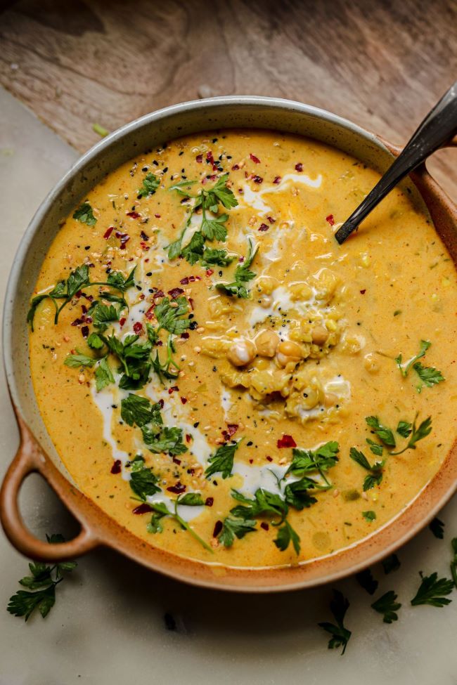 Curried leek and lentil soup